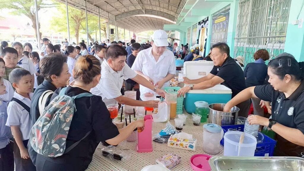 ดำเนินโครงการ “ตามรอยพระบาท ร.3 โรงทานเลี้ยงอาหารกลางวัน” เพื่อถวายเป็นพระราชกุศลพระบาทสมเด็จพระนั่งเกล้าเจ้าอยู่หัว และสมเด็จพระนางเจ้าสิริกิติ์ พระบรมราชินีนาถ พระบรมราชชนนีพันปีหลวง